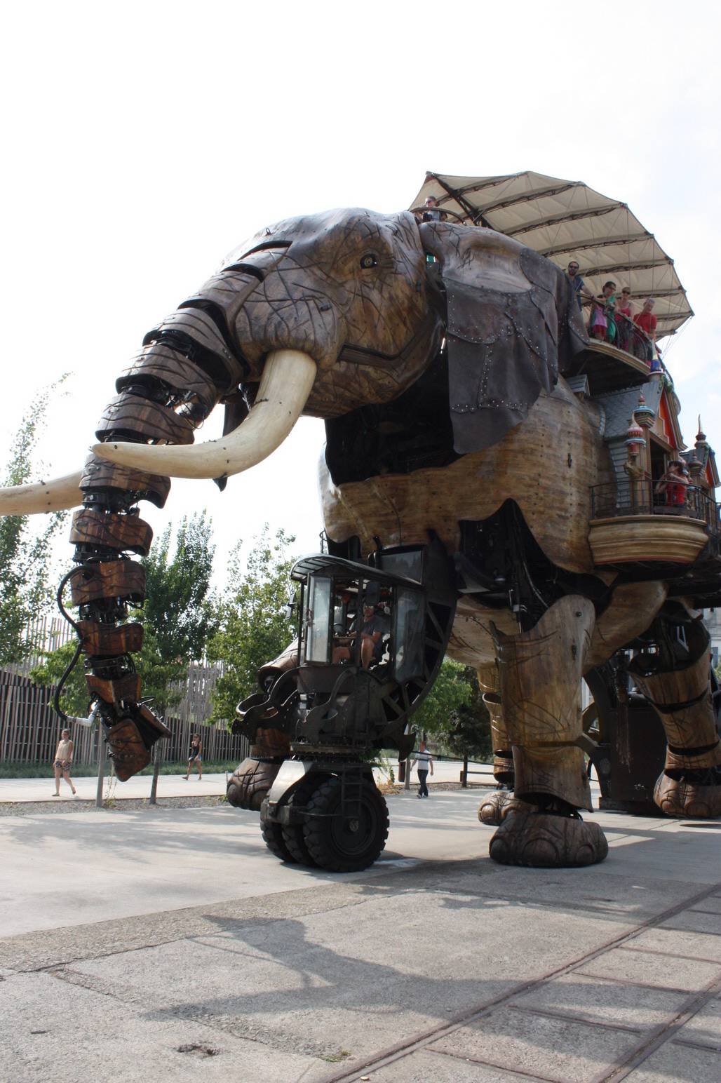 Le Grand Elephant - скульптура Большого слона во Франции