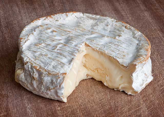 мягкий сыр с корочкой